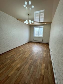 Продажа двухкомнатной квартиры, 57.4 м², этаж 2 из 3. Фото 1