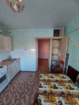 Сдается в аренду двухкомнатная квартира, 52 м², этаж 4 из 5. Фото 1