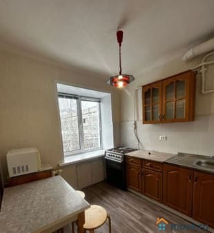 Продать двухкомнатную квартиру, 46 м², этаж 4 из 5. Фото 2
