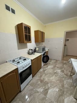 Сдается в аренду двухкомнатная квартира, 60 м², этаж 1 из 4. Фото 2